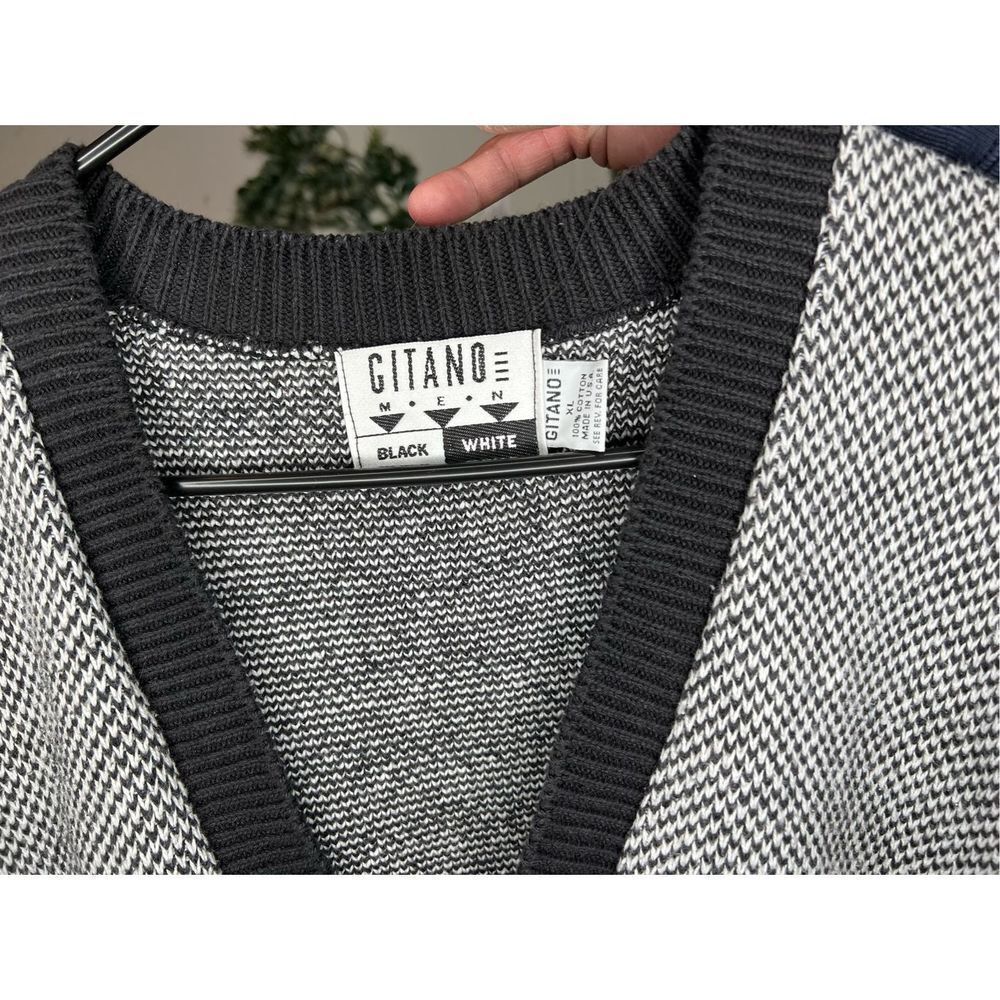 Men’s Gitano sleeveless cardigan sweater vest - Picture 3 of 5